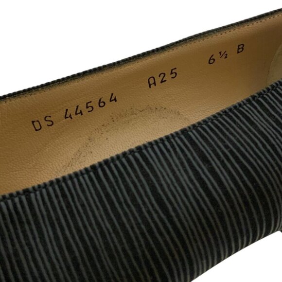 Salvatore Ferragamo Womens 6.5 B Black Textured Leather Low Heel Pumps Italy - Picture 10 of 10